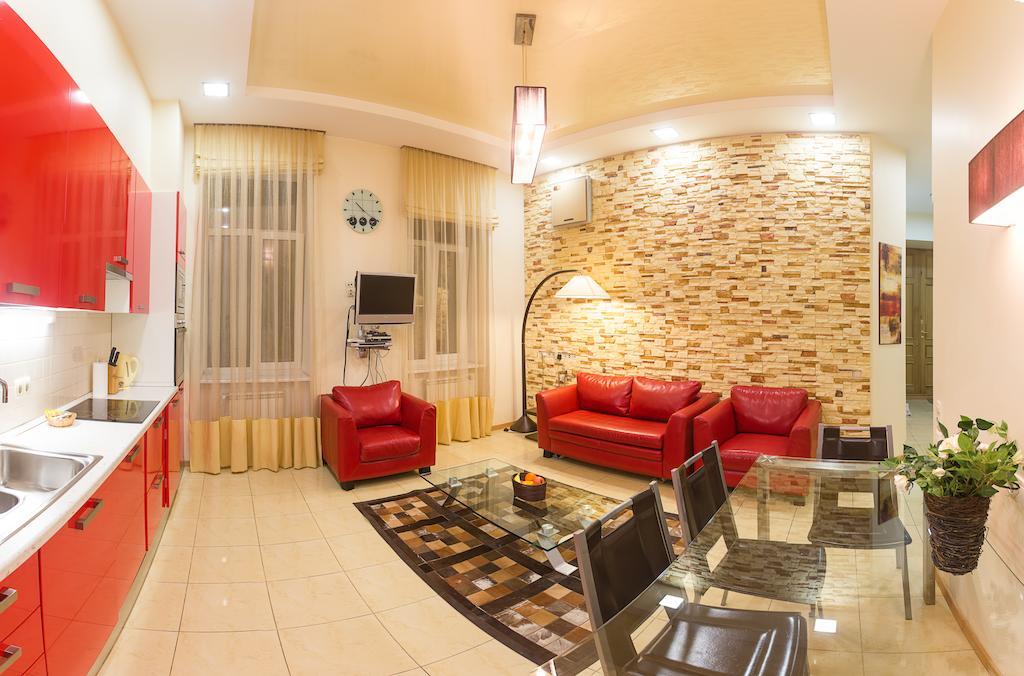 Alex Apartments Near Independence Square - Kiev Habitación foto